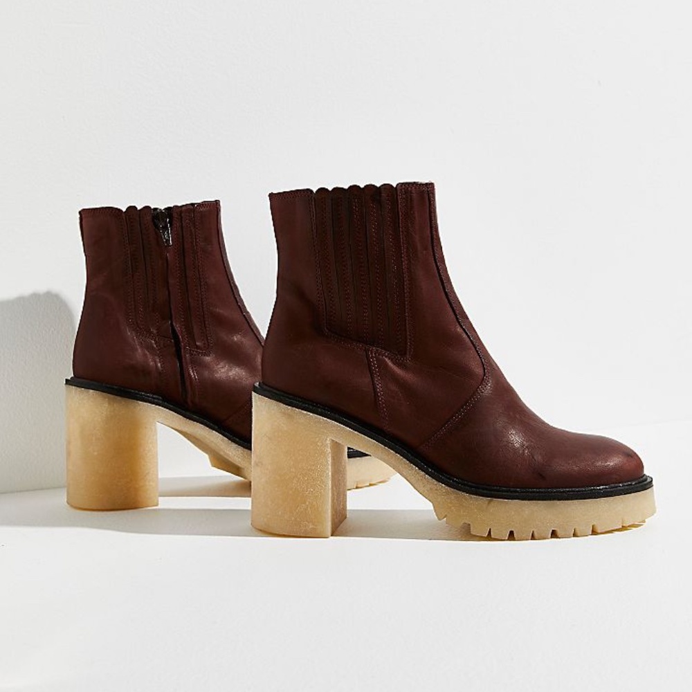 NEVER WORN Free People James Chelsea Boots SZ 39.5 US 9.5